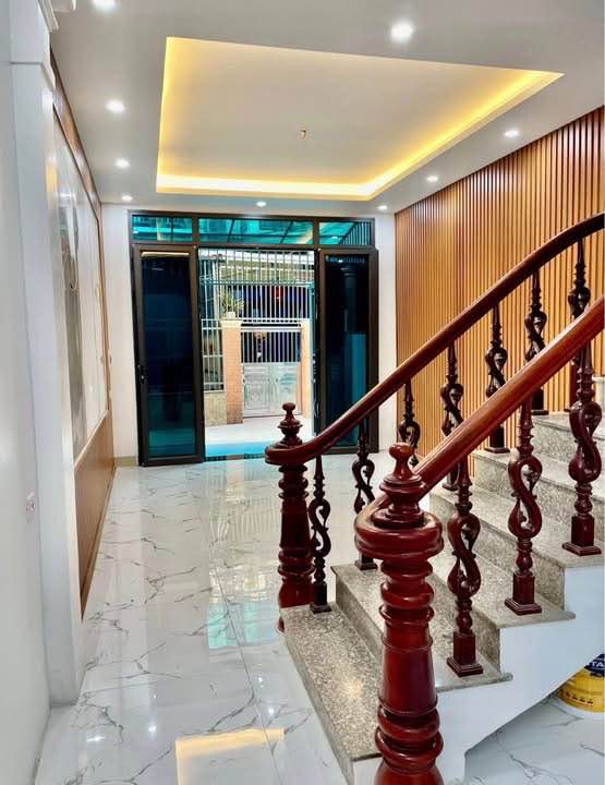  3-Storey Corner House – Solid Construction