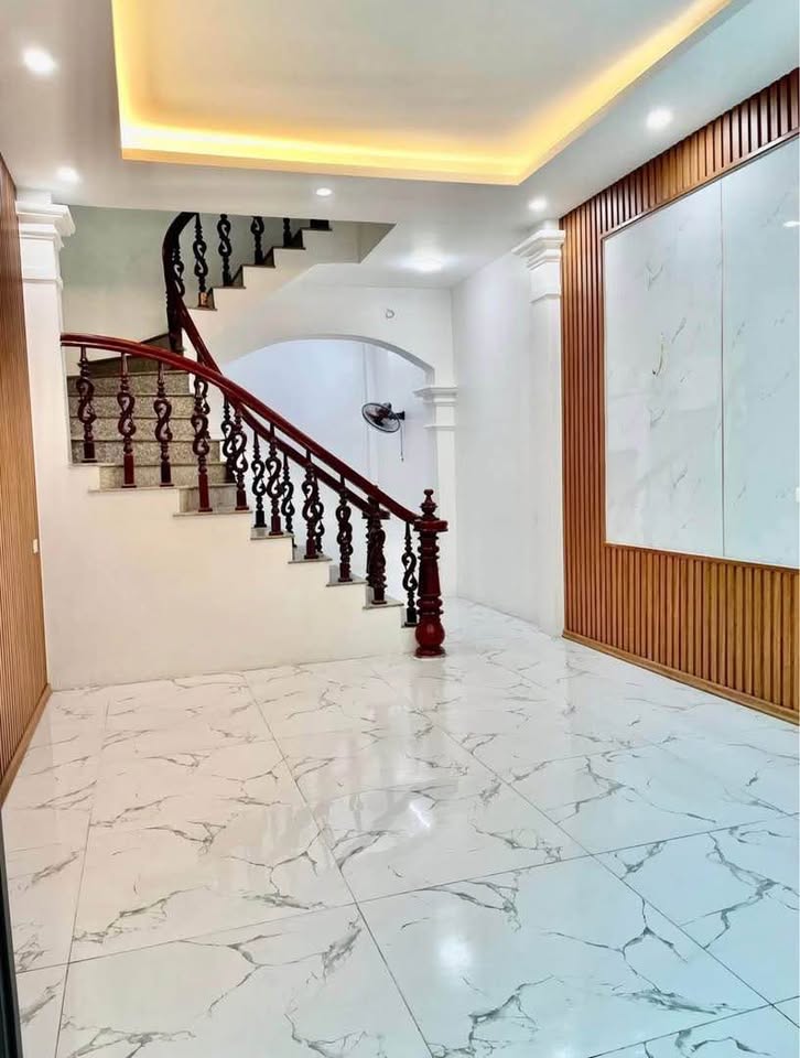  3-Storey Corner House – Solid Construction