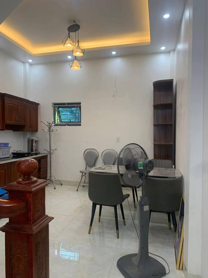  3-Storey House – Large Shared Yard, Đông Mạc Alley (Car Reverse Parking)