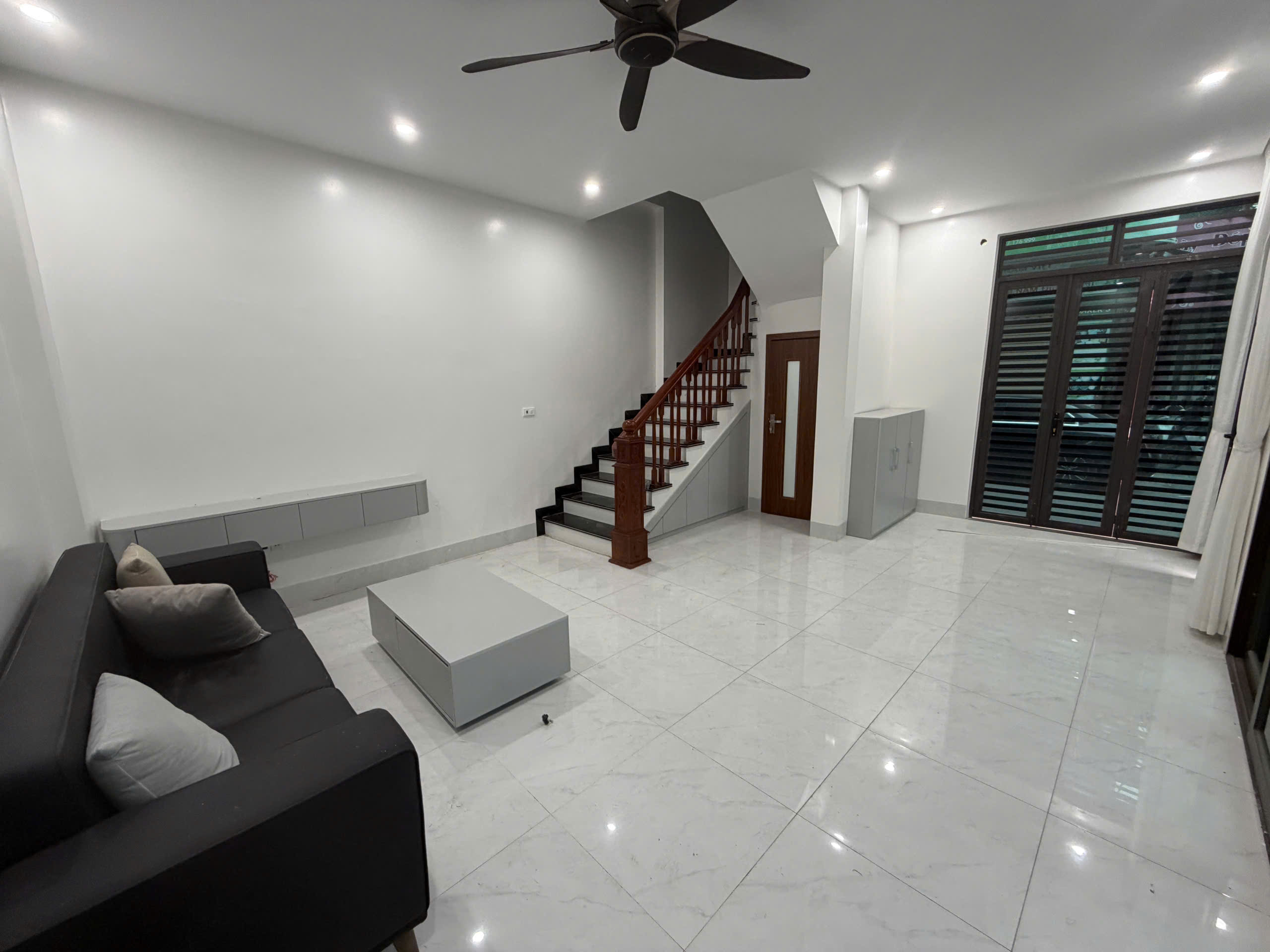 CHO THUÊ NHÀ NGUYÊN CĂN MẶT ĐƯỜNG MẠC THỊ BƯỞI – LÔ GÓC