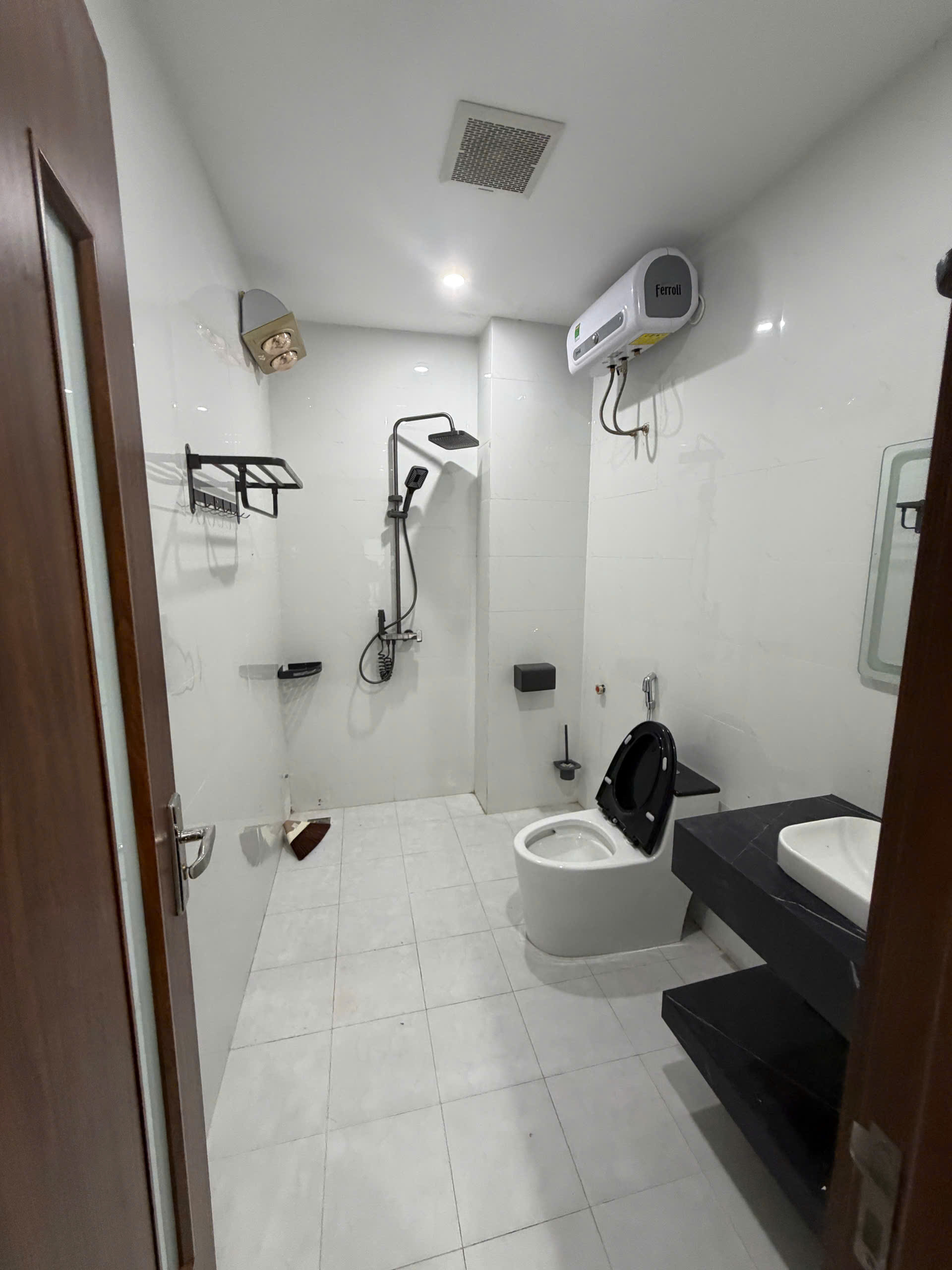CHO THUÊ NHÀ NGUYÊN CĂN MẶT ĐƯỜNG MẠC THỊ BƯỞI – LÔ GÓC