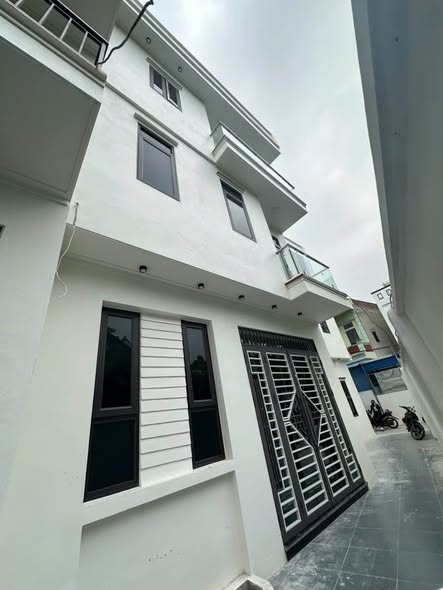  Nhà 3T mới – ngõ 208 Thái Bình (căn 2)