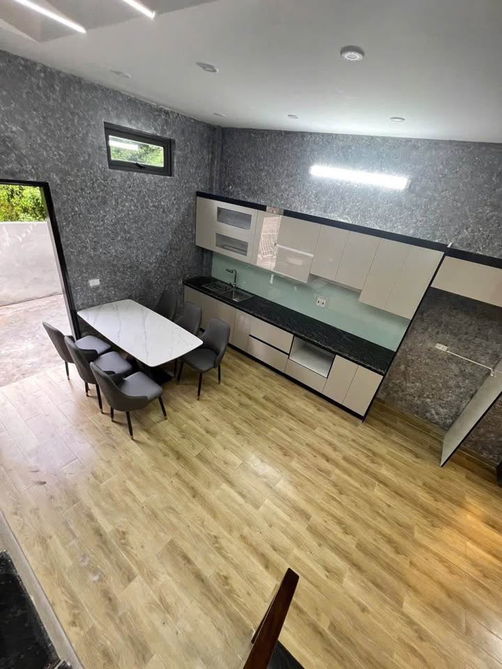  3-storey house, alley frontage, car access – 173 To Hien Thanh