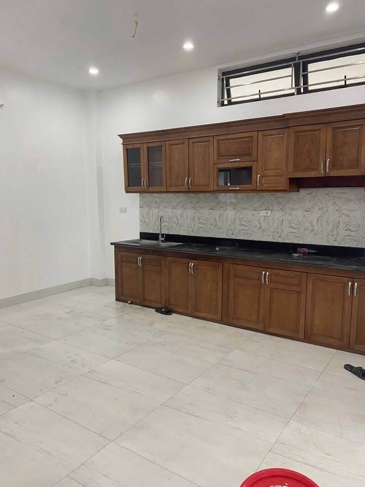  Nhà 3T lô góc – Trần Huy Liệu