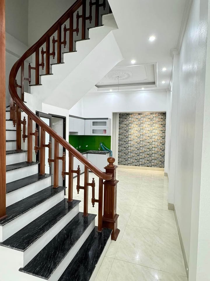  Nhà mới 3T có gara – Trầm Cá thông Văn Cao 70m² | 3PN | ô tô vào nhà