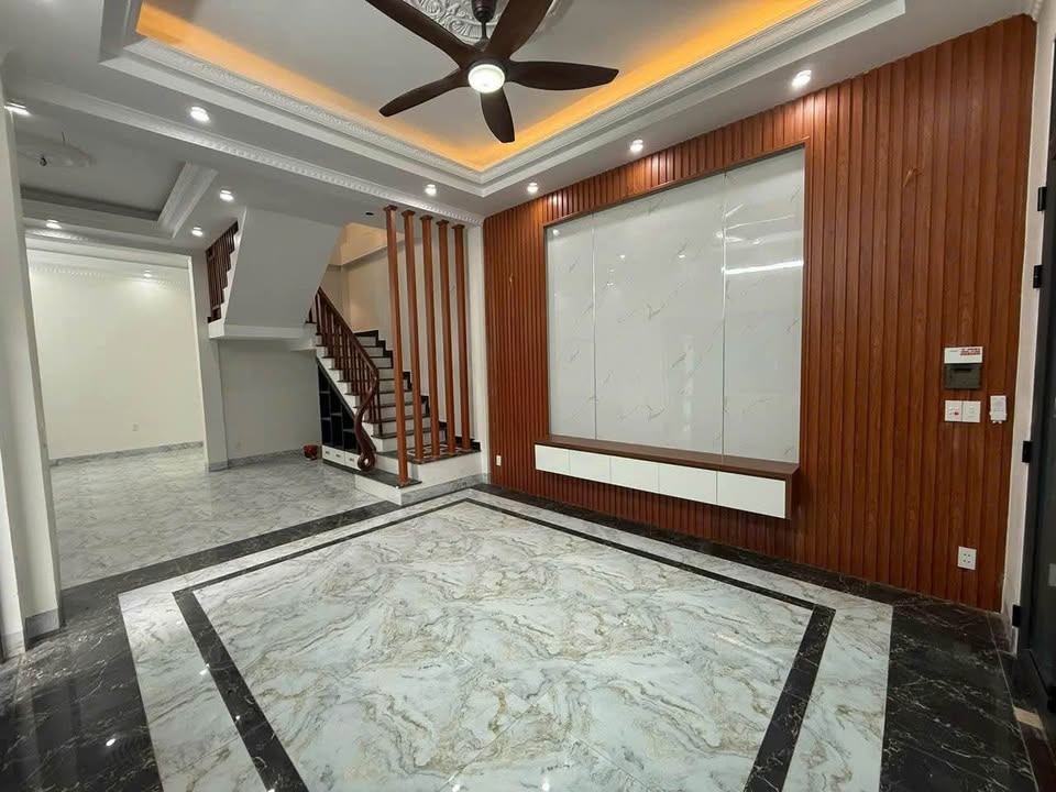  Nhà 3T lô góc – ngõ 131 Tô Hiến Thành