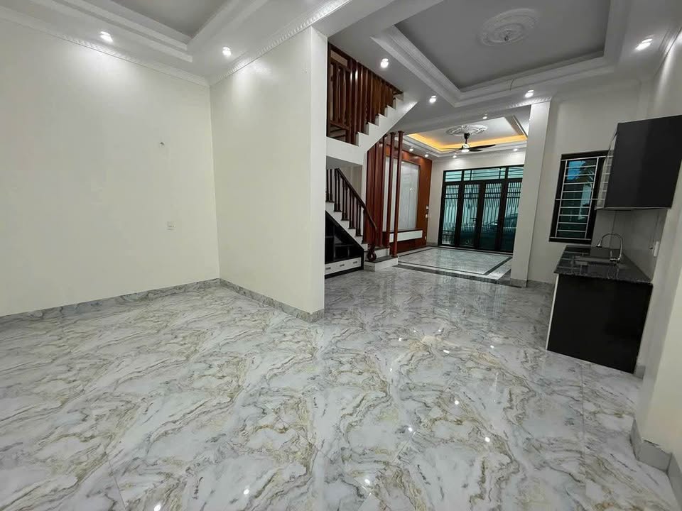  Nhà 3T lô góc – ngõ 131 Tô Hiến Thành