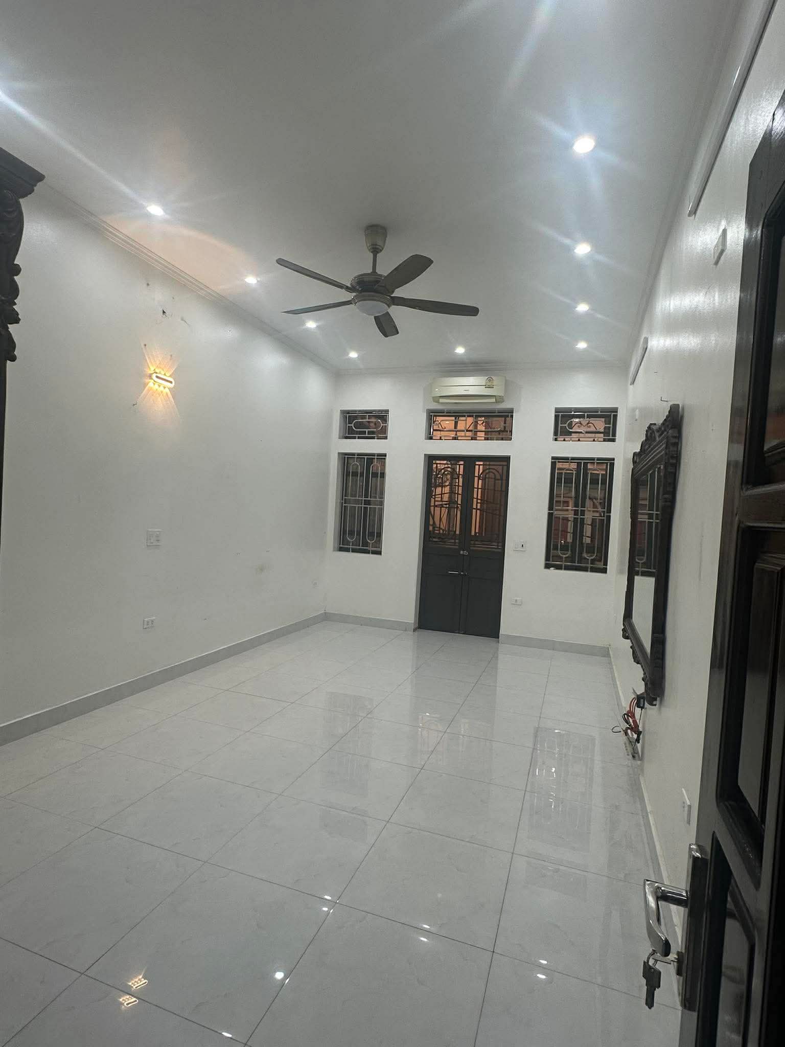 CHO THUÊ NHÀ MẶT ĐƯỜNG NGUYỄN BÍNH 4 TẦNG FULL ĐỒ