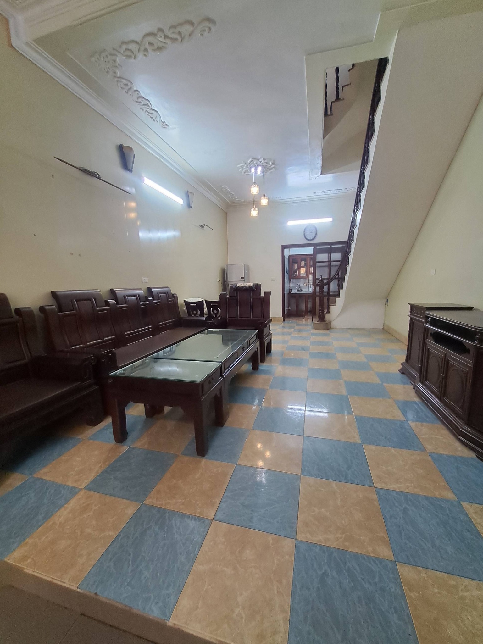 CHO THUÊ NHÀ ĐƯỜNG TRẦN NHÂN TÔNG GẦN HỒ VỊ XUYÊN