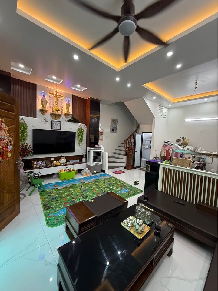  New 3-story house for sale in the center of Truong Chinh Street