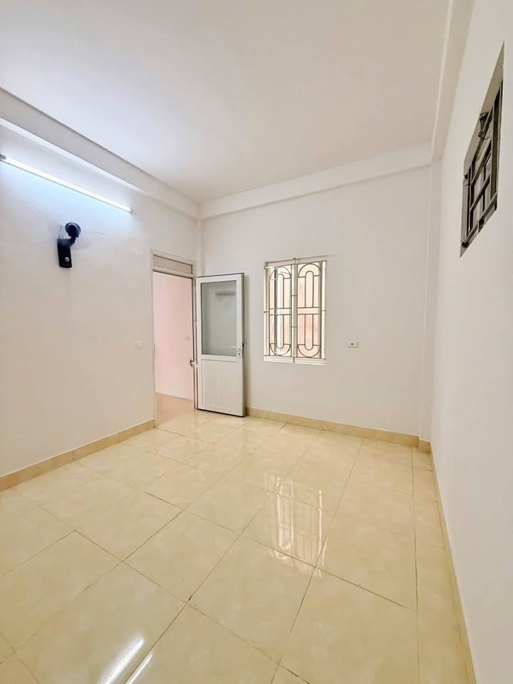  Bán nhà ngõ Đinh Công Tráng – Phù Nghĩa, Nam Định 3 tầng, cách mặt đường 1 nhà, ô tô cách 3 bước 3PN – 2VS – đầy đủ công năng
