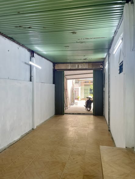 OWNER’S HOUSE FOR RENT WITH WIDE ALLEY FOR TWO CARS ON DANG VIET CHAU STREET