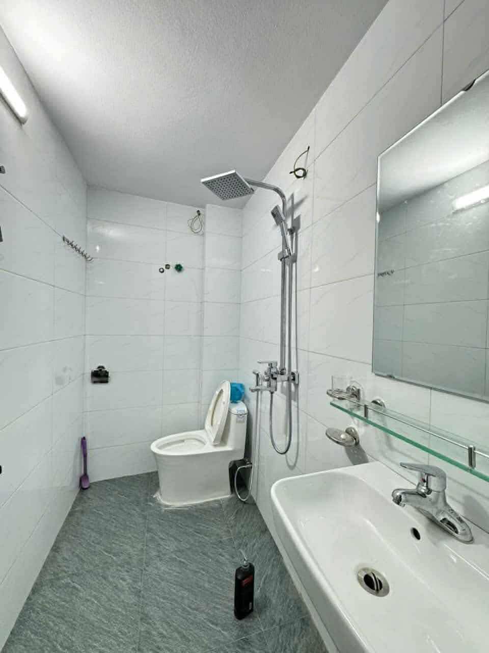 3-STOREY HOUSE FOR RENT AT 124 TRAN HUY LIEU FULLY FURNISHED