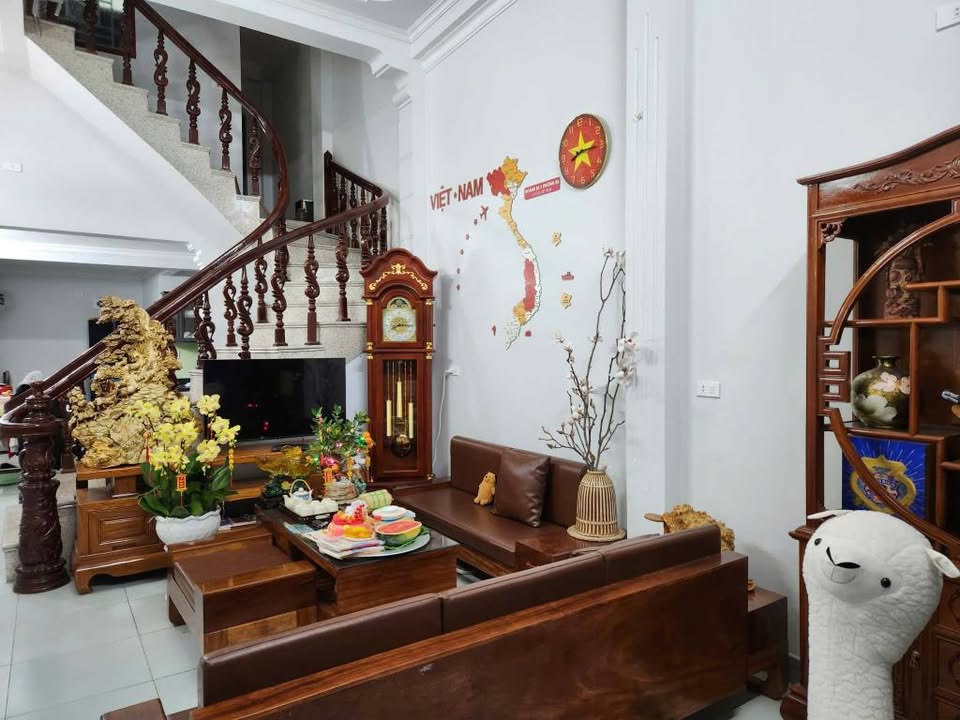 NHÀ 3 TẦNG NGÕ Ô TÔ TRẦN BÍCH SAN
