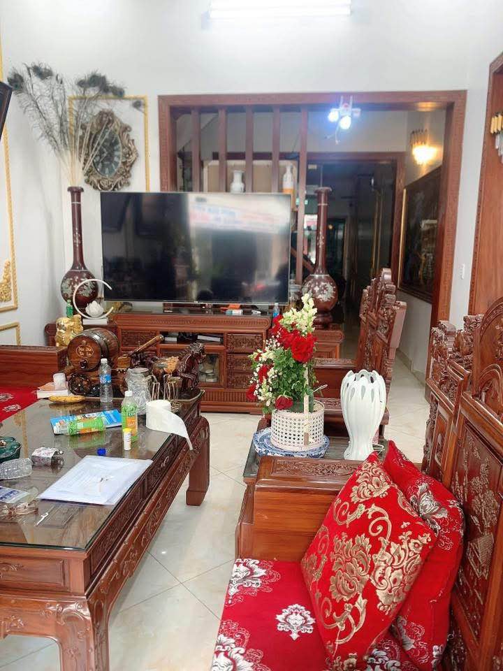 NHÀ MẶT PHỐ MINH KHAI 4,5 TẦNG KINH DOANH ĐẮC ĐỊA