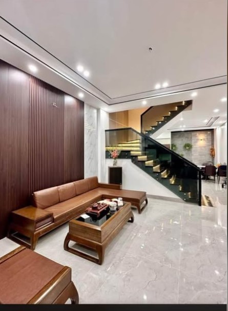 HOUSE FOR RENT ON PHAM NGU LAO AREA WITH GOOD BUSINESS LOCATION