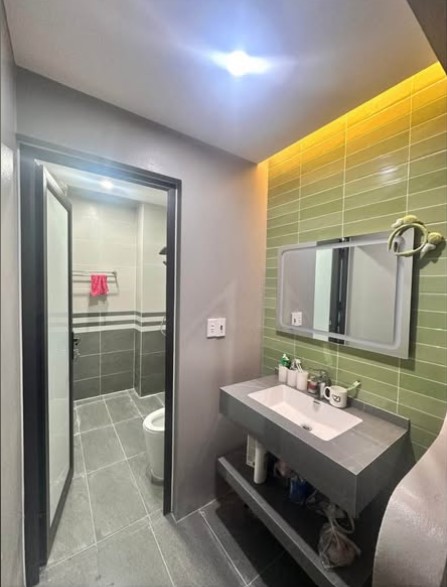 HOUSE FOR RENT ON PHAM NGU LAO AREA WITH GOOD BUSINESS LOCATION