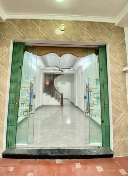 NHÀ 3 TẦNG SÂN CỔNG PHÙ NGHĨA TRUNG TÂM GẦN TRƯỜNG CHỢ