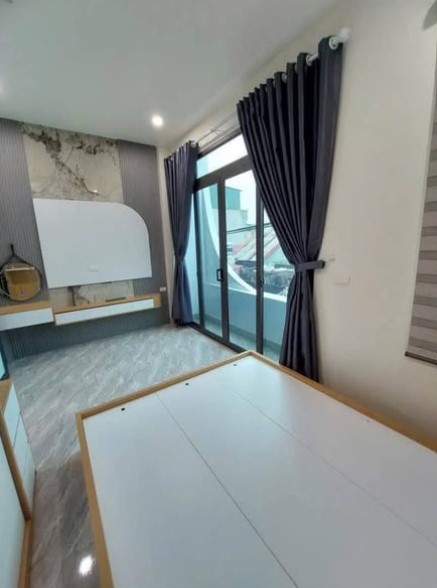HOUSE FOR RENT ON TRAN THO QUE STREET