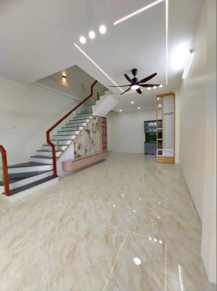 NHÀ 3 TẦNG XÂY MỚI TRẦN THỌ QUẾ GẦN Ô TÔ ĐỖ CỬA