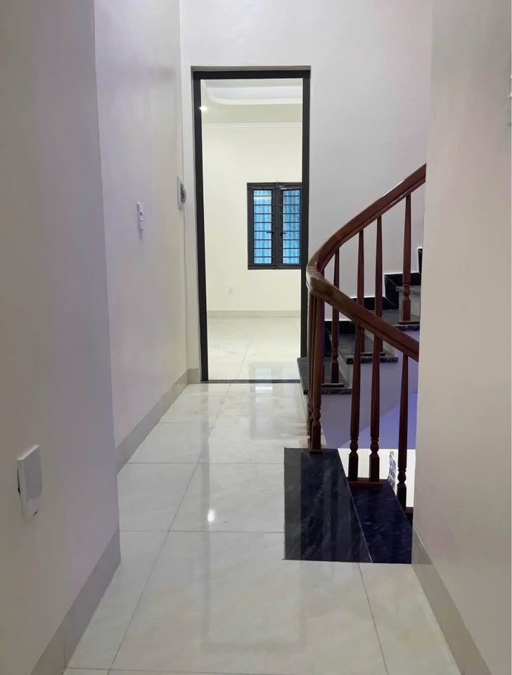 NHÀ 2 MẶT TIỀN GẦN CHỢ DUYÊN HỒNG VỊ TRÍ TRUNG TÂM