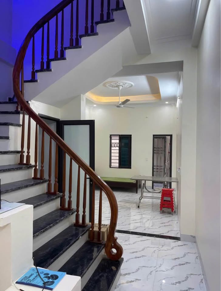 NHÀ 2 MẶT TIỀN GẦN CHỢ DUYÊN HỒNG VỊ TRÍ TRUNG TÂM