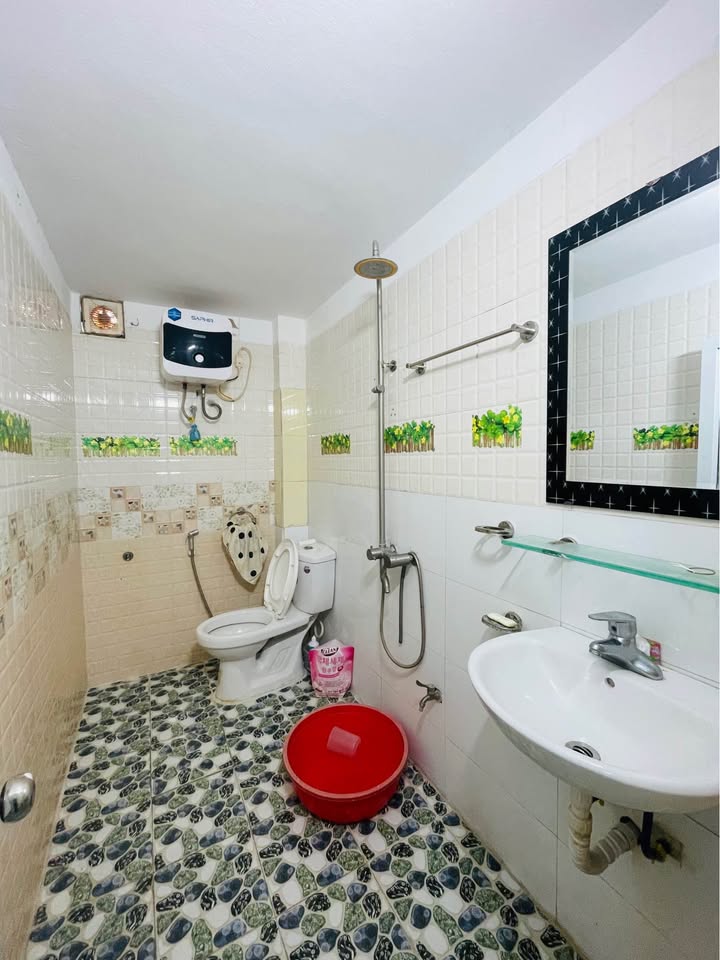  Bán nhà 3 tầng đường Tô Hiến Thành