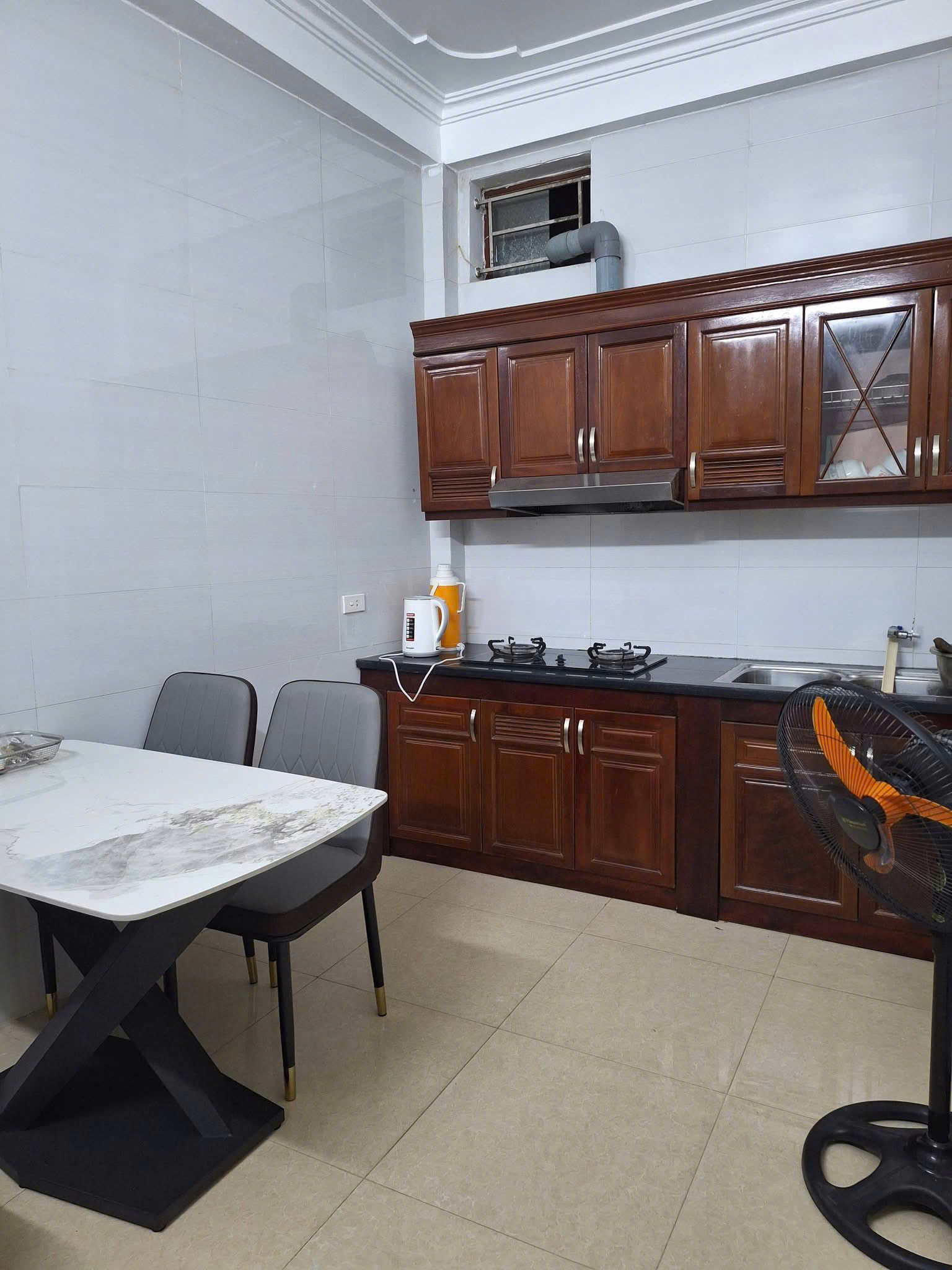 CHO THUÊ NHÀ 3 TẦNG SẠCH ĐẸP MẶT ĐƯỜNG KÊNH