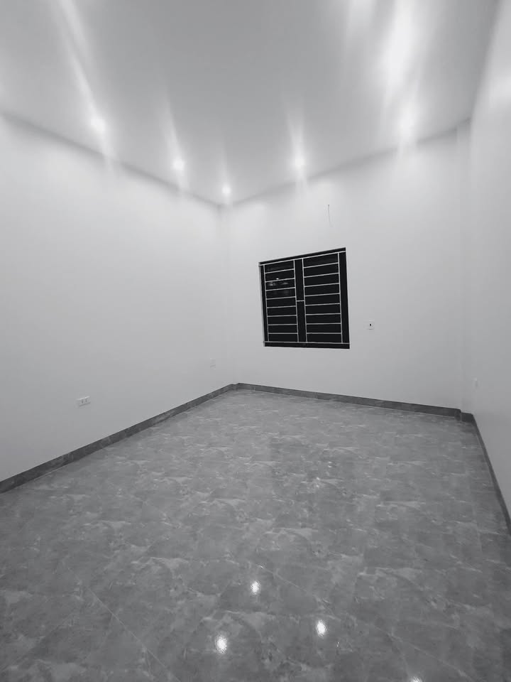 Bán nhà 3 tầng dân xây mặt đường khu Bãi Vượt gần trường học cấp 2 Trần Đăng Ninh
