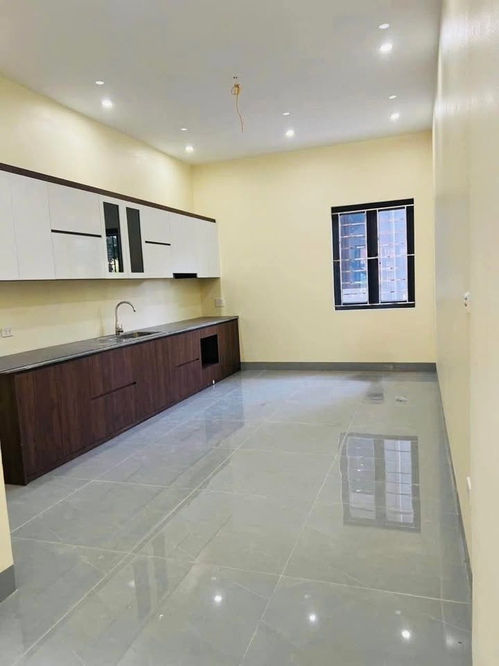 Bán nhà 3 tầng dân xây mặt đường khu Bãi Vượt gần trường học cấp 2 Trần Đăng Ninh