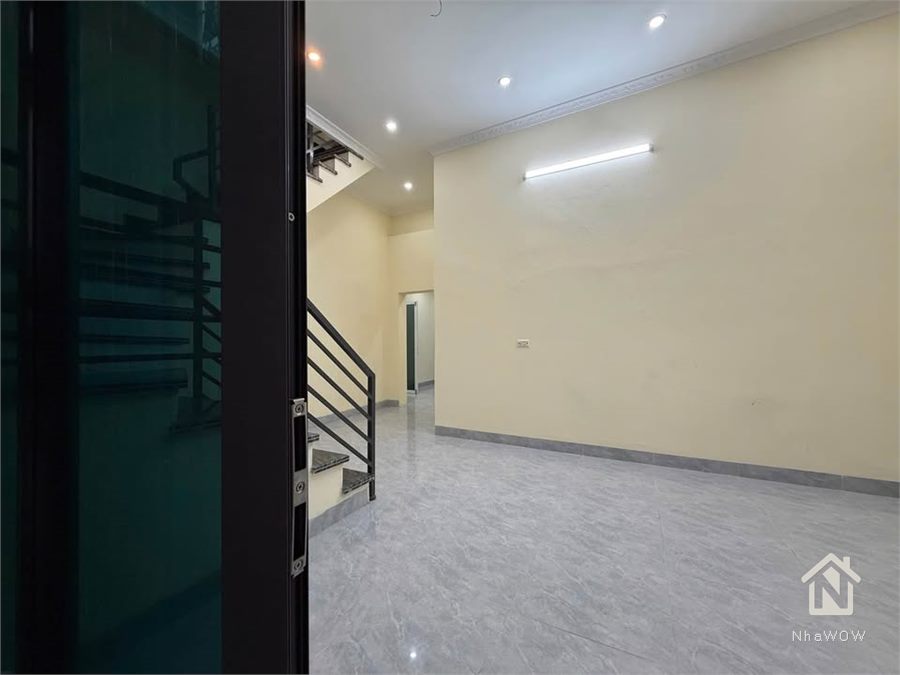 House Near Giải Phóng Main Road – Short Alley Access – Great Price