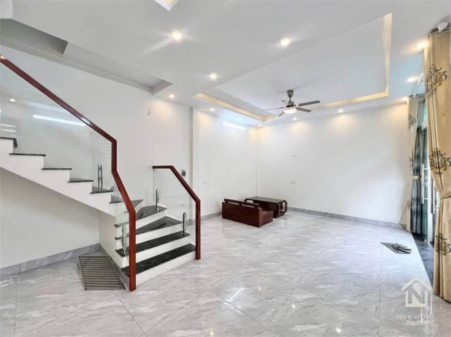 3-Storey Corner House at 323 Giai Phong – Car Access Nearby