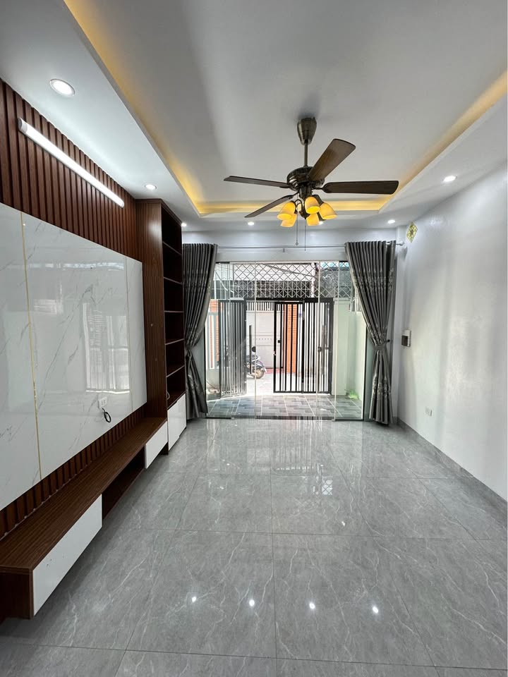  NHÀ ĐẸP CHÍNH CHỦ – TÔ HIẾN THÀNH 