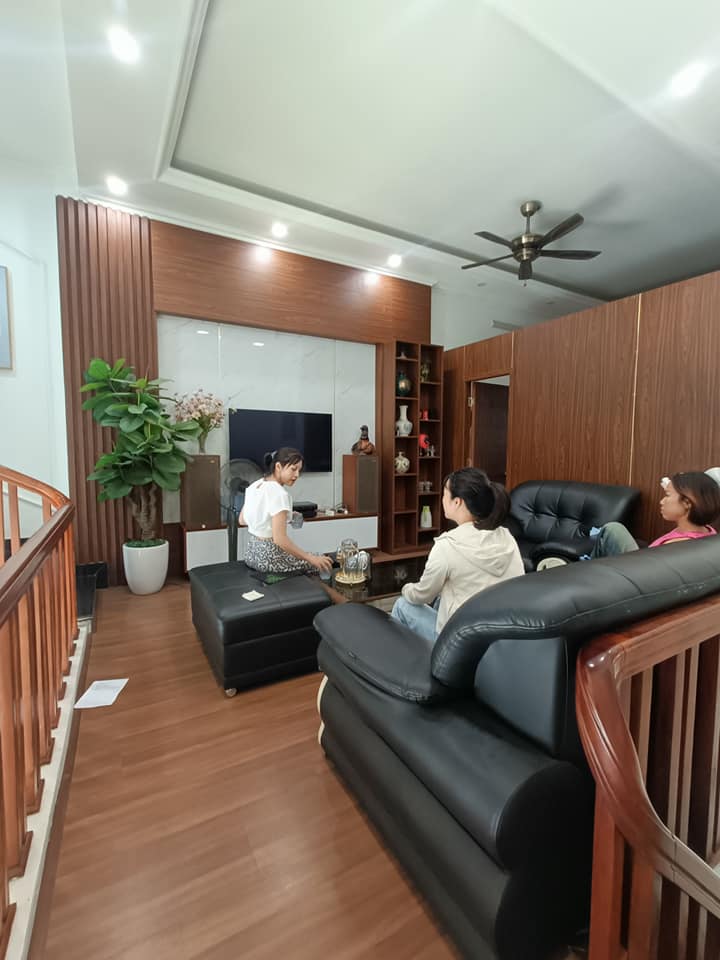  4-STOREY HOUSE FOR SALE – THAI BINH STREET (FRONTAGE) 