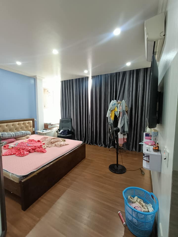  4-STOREY HOUSE FOR SALE – THAI BINH STREET (FRONTAGE) 