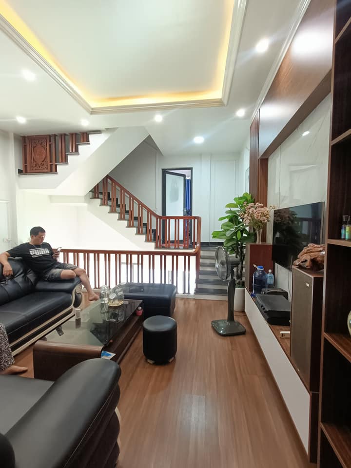  4-STOREY HOUSE FOR SALE – THAI BINH STREET (FRONTAGE) 