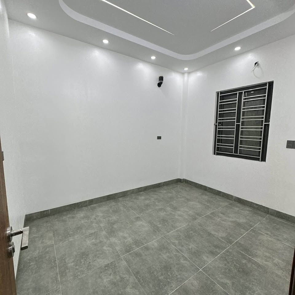  NHÀ 3 TẦNG CÓ SÂN CỔNG – NGÕ TRẦN NHẬT DUẬT 