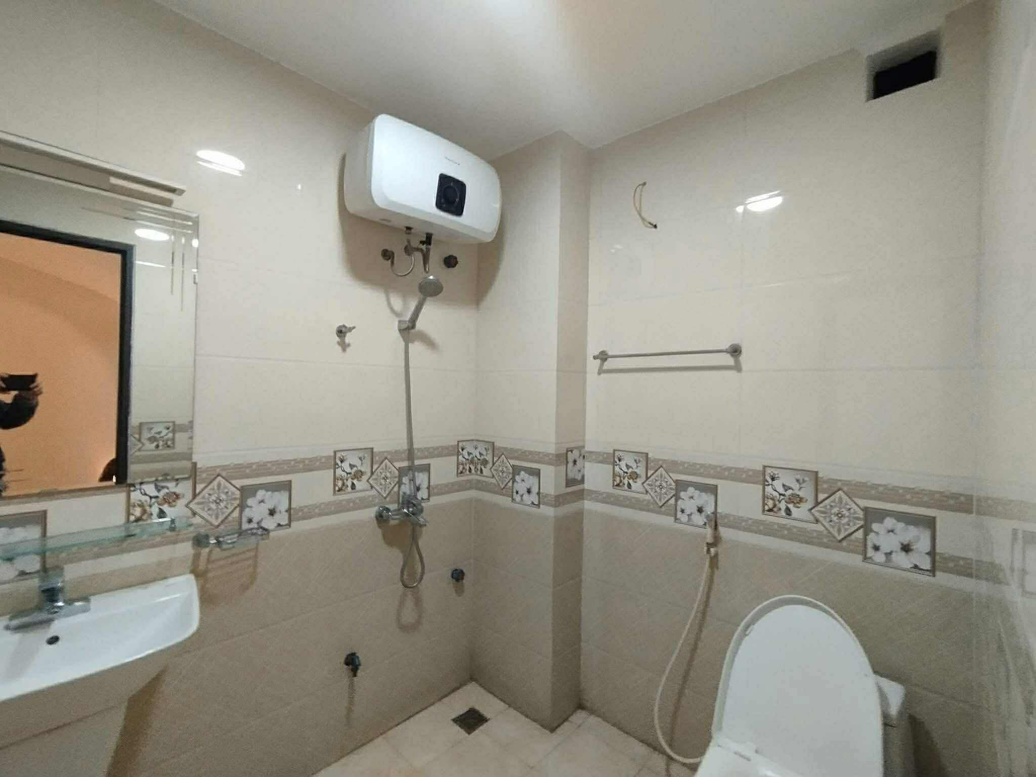  CHO THUÊ NHÀ 5 TẦNG THANG MÁY – MẶT ĐƯỜNG DỆT – ĐẲNG CẤP 